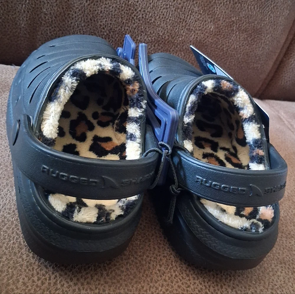 Rugged Shark Kids' Black Cozy-Lined Clog Shoes Size 8
